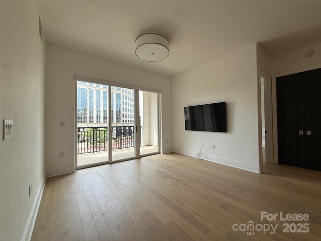 Building Photo - 4625 Piedmont Row Dr