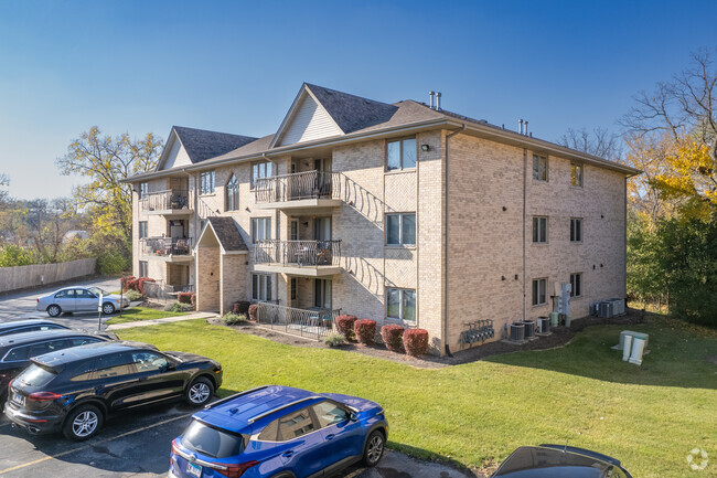 Building Photo - 5120 Shadow Creek Dr