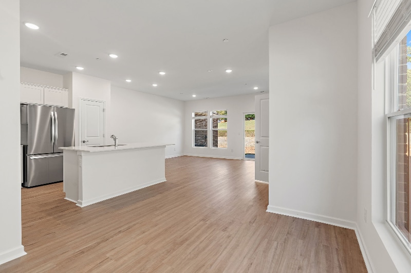 Building Photo - 7136 Mapleside Ln