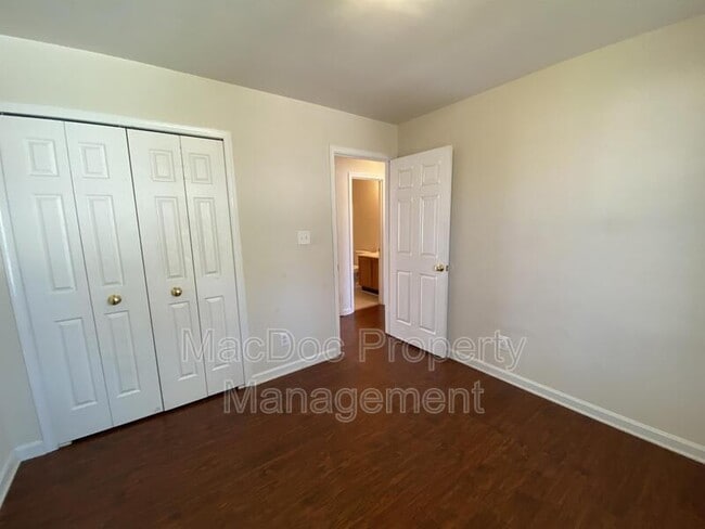 Building Photo - 4345 Normandy Ct