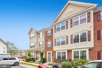 Building Photo - 8315 Sanderling Way