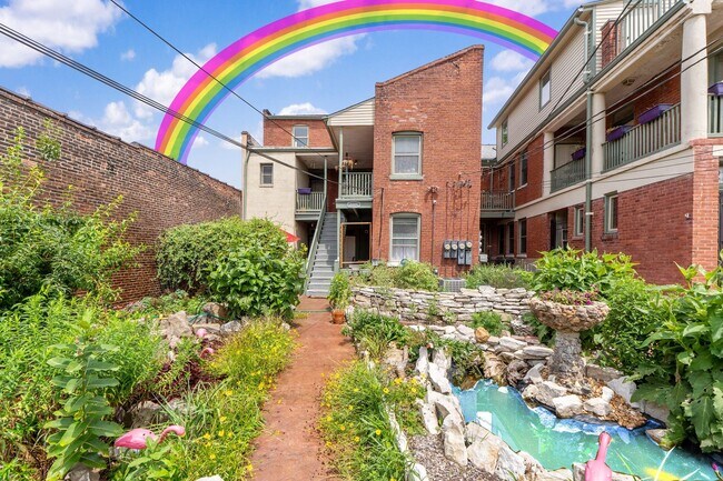 Primary Photo - 2228 Gravois Ave