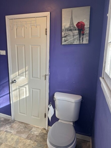 Building Photo - 306 W Lincoln Hwy