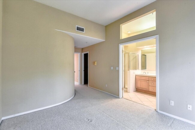 Building Photo - 990 Alpine Terrace