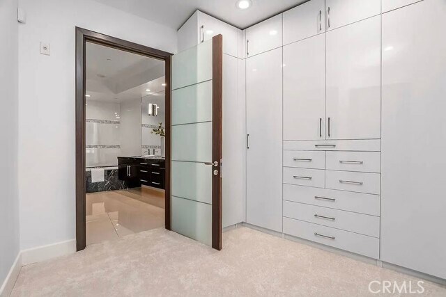 Building Photo - 1318 S Roxbury Dr