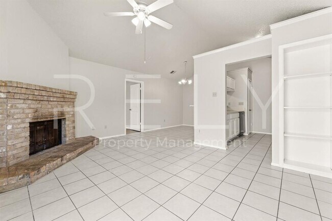 Building Photo - 409 Greenlawn Blvd