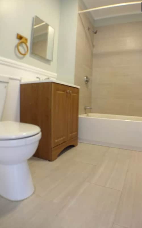 Building Photo - 102 Saxton St