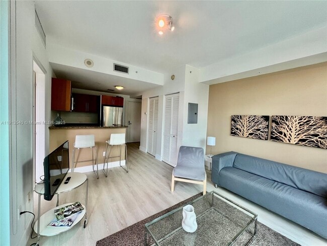 Building Photo - 300 S Biscayne Blvd