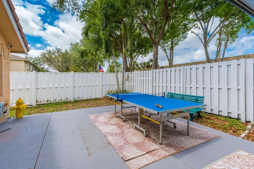 Building Photo - 2409 NW 139th Ave