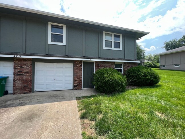 Primary Photo - Coming Soon! Adorable Duplex in Lee's Summit