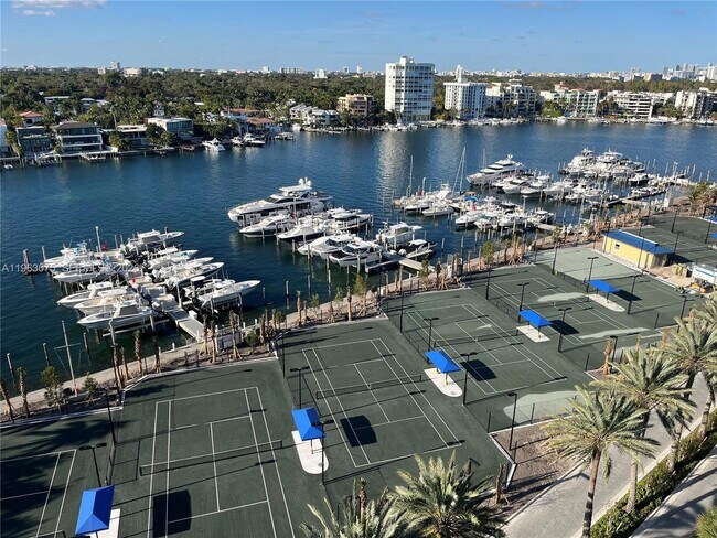 Building Photo - 3 Grove Isle Dr