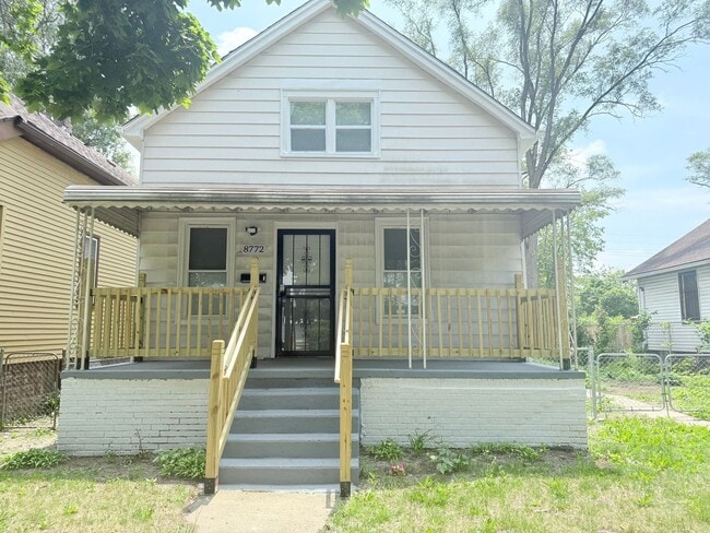 Primary Photo - Renovated 3-Bedroom Home – We Welcome Sect...