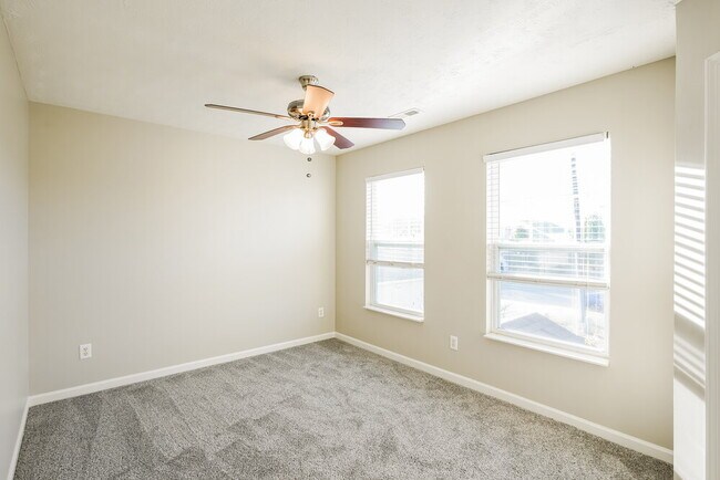 Building Photo - 305 Stewart Springs Dr