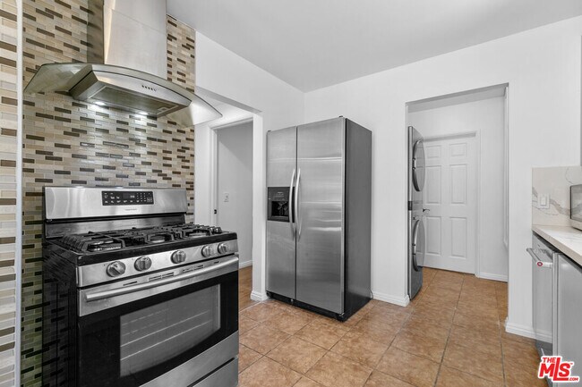 Building Photo - 4949 San Feliciano Dr