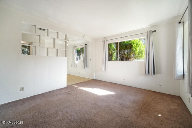 Building Photo - 1245 Plumas St
