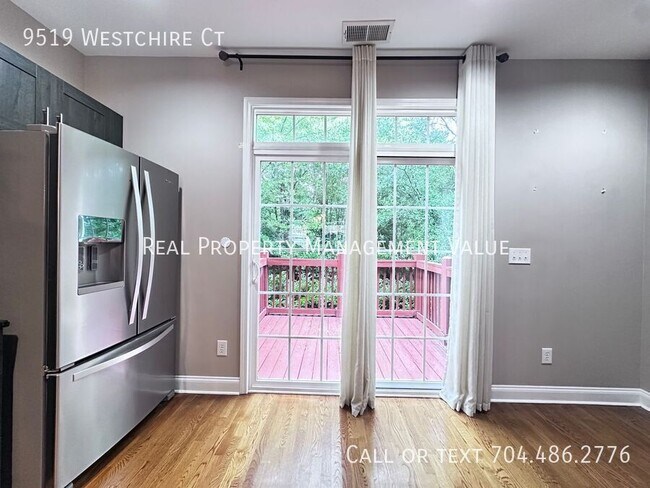 Building Photo - 9519 Westchire Ct