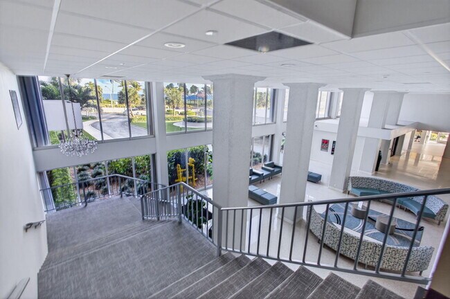 Building Photo - 405 N Ocean Blvd