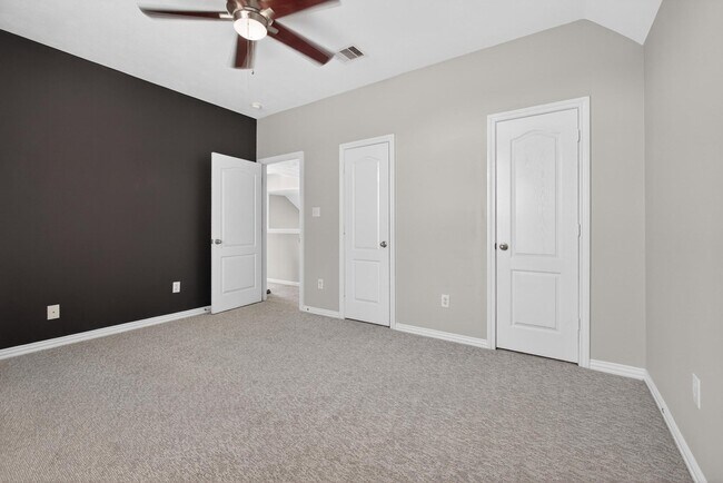 Building Photo - 6272 N Fawnlake Dr