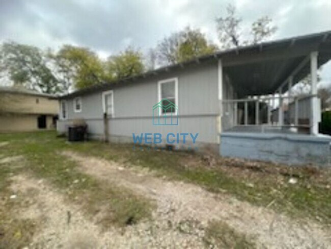 Building Photo - 1323 Grinnell St