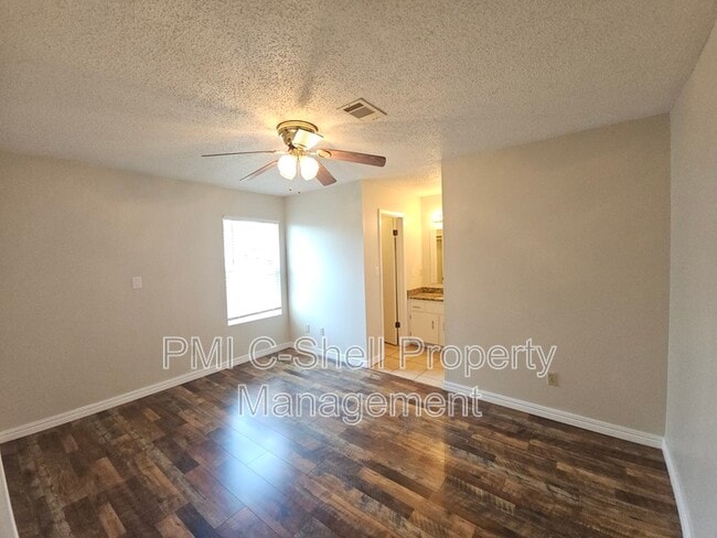 Building Photo - 3535 Southwind Dr
