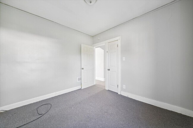 Building Photo - 15258 Evanston St