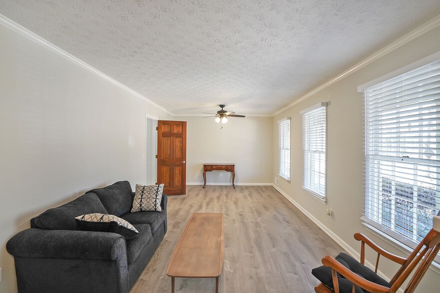 Building Photo - 752 Mountainbrooke Cir