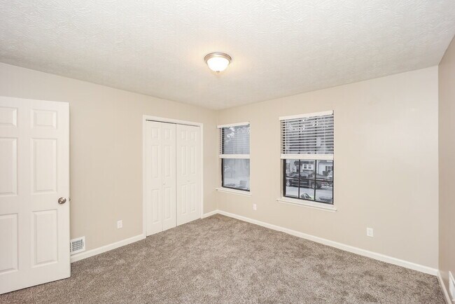 Building Photo - 8272 Canyon Forge Dr