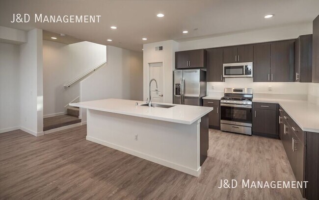 Building Photo - 5845-5855 RILEY STREET-5845