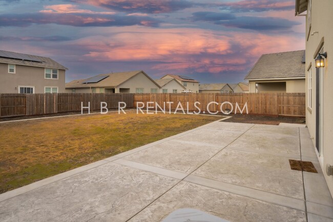 Building Photo - Lathrop Five Bedroom Rental Home - Move in...