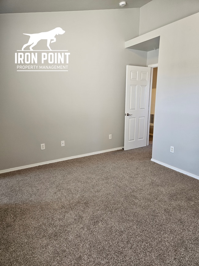 Building Photo - 35WHITEOAK