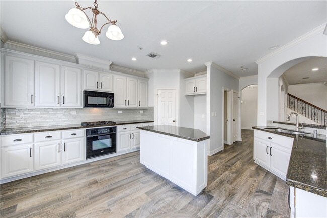 Building Photo - 4340 Lake Walk Ct