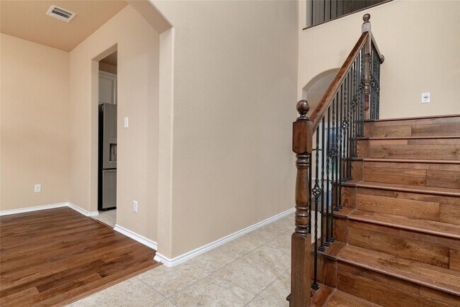 Building Photo - 1009 Cheyenne Dr