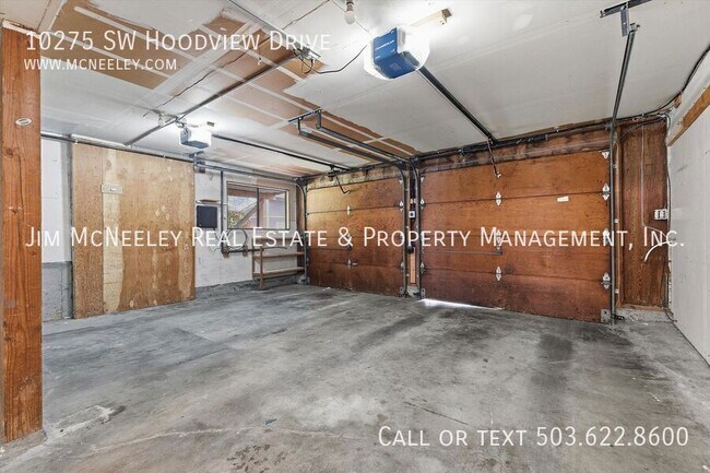 Building Photo - 10275 SW Hoodview Dr