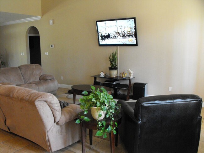 Building Photo - 147 Smithbrook Rd