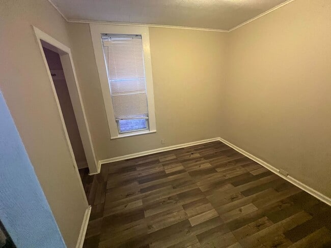 Building Photo - 157 6th Ave