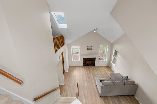 Building Photo - 6740 Scotts Pl