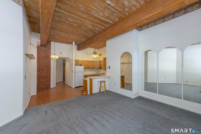 Building Photo - 319 New Britain Rd