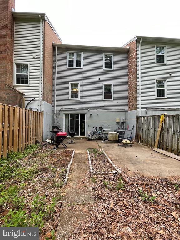 Building Photo - 7746 Brandeis Way