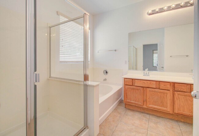 Building Photo - 4836 S Summit Ct