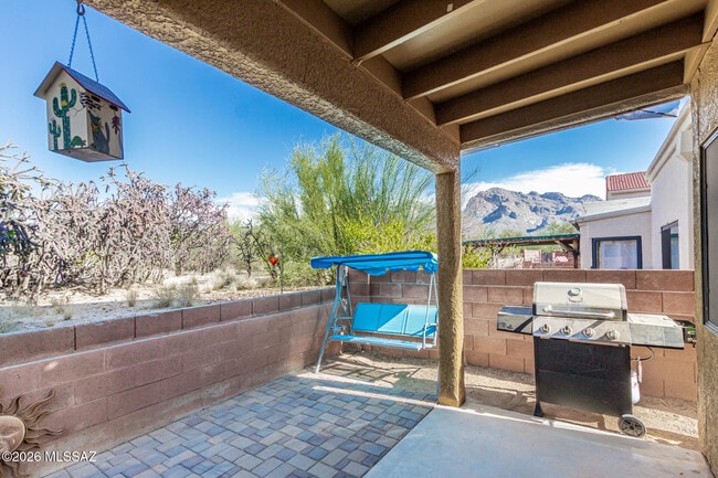 Building Photo - 10472 N Fair Mountain Dr