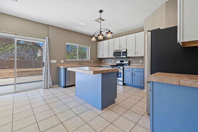 Building Photo - Located in Mesquite Ranch and the Award Wi...