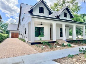 Building Photo - Brand New Custom 5/3.5 Home Steps from Downtown Winter Garden!