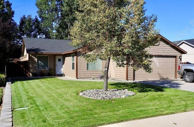 Primary Photo - Comfortable Single-Level Home in NE Redmond