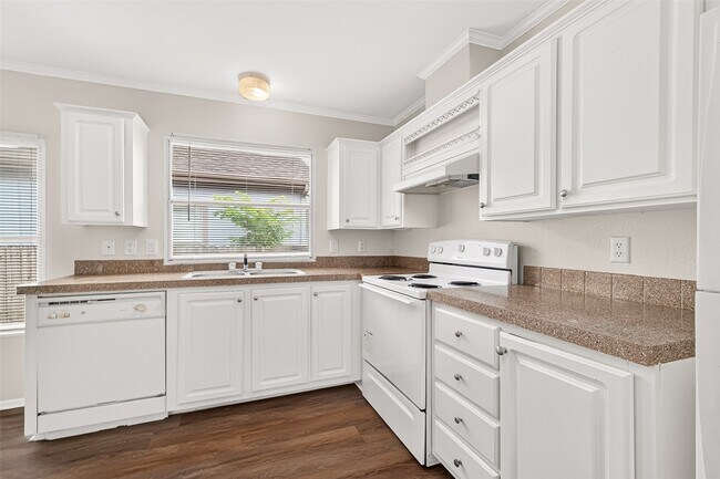 Building Photo - 11918 Greensbrook Forest Dr