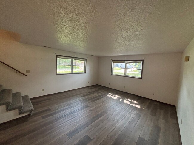 Building Photo - Fandre Dr 2823-2825