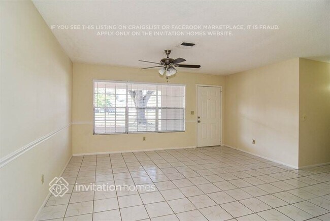 Building Photo - 801 SW Ivanhoe Dr