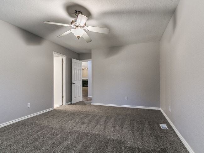 Building Photo - 205 N Rockypoint Dr
