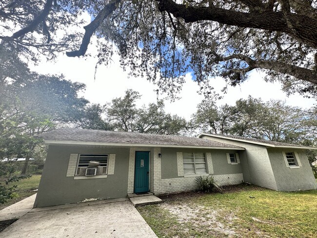 Primary Photo - 190 N Bobwhite Point