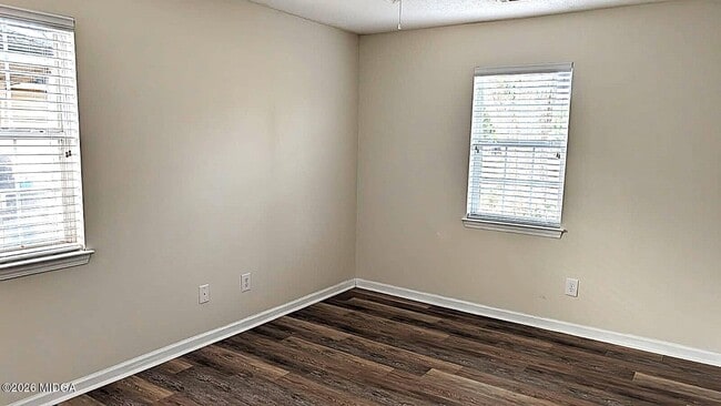 Building Photo - 310 Orchard Way