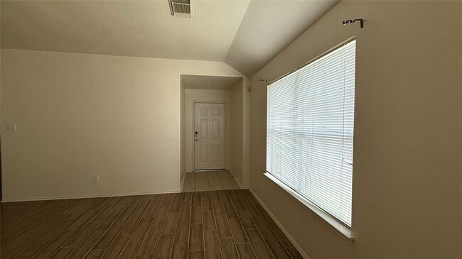 Building Photo - 2714 Grahamwood Ln